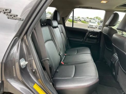 Used 2021 Toyota 4Runner TRD Off-Road Premium w/ Moonroof Package AWD/4WD image 18