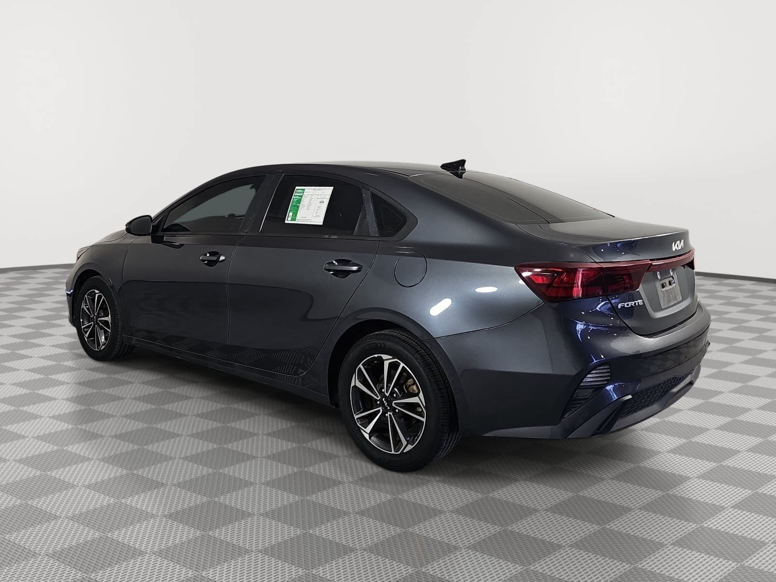 Used 2024 Kia Forte LXS w/ LXS Technology Package FWD image 6