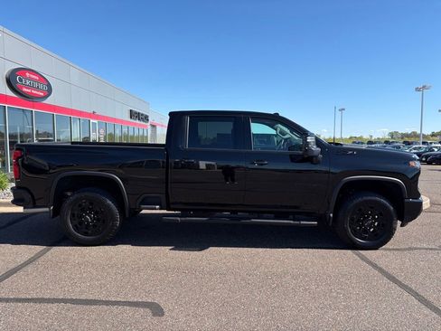 Used 2024 Chevrolet Silverado 2500 LTZ w/ LTZ Plus Package AWD/4WD image 2
