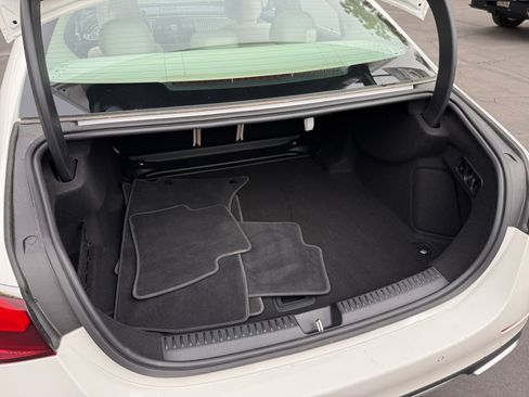 Used 2025 Mercedes-Benz E 350 Sedan image 21