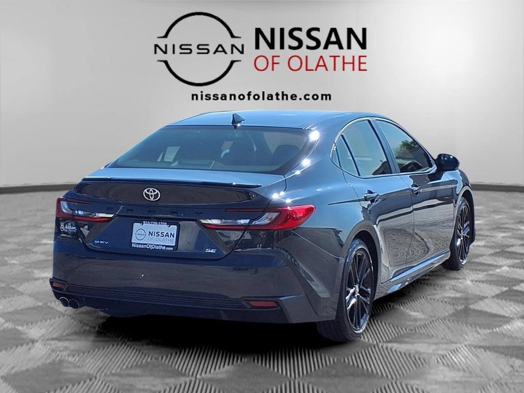 Used 2025 Toyota Camry SE FWD image 30