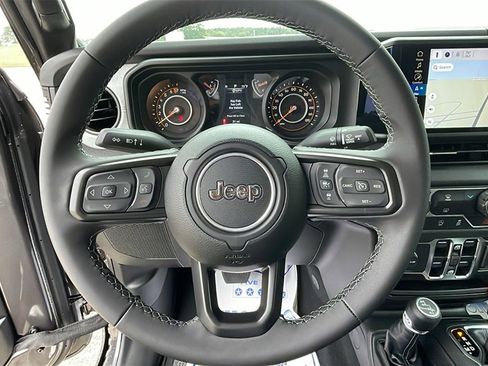 New 2025 Jeep Gladiator Sport image 19