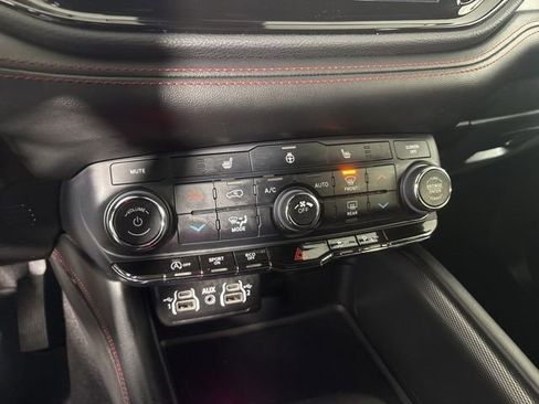 Used 2023 Dodge Durango GT image 19