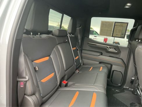 Used 2024 GMC Sierra 1500 AT4 w/ Technology Package AWD/4WD image 23