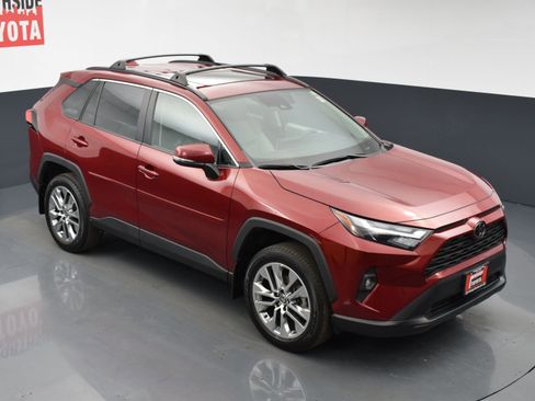 Used 2023 Toyota RAV4 XLE Premium image 25