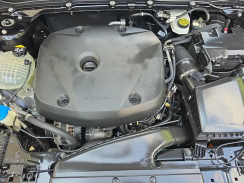 Used 2021 Volvo XC40 T5 Inscription w/ Climate Package AWD/4WD image 17
