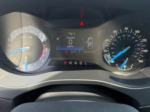 Used 2017 Ford Fusion SE FWD image 13