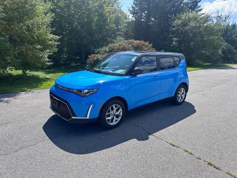 Used 2023 Kia Soul S FWD image 7