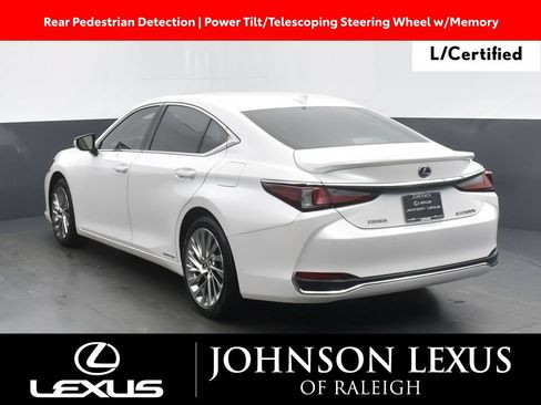 Used 2021 Lexus ES 300h Ultra Luxury w/ Accessory Package 2 FWD image 7