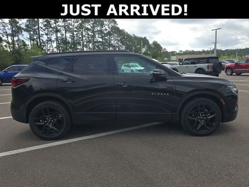 Used 2022 Chevrolet Blazer LT w/ Sound & Technology Package FWD image 3