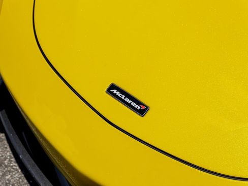 Used 2018 McLaren 570S Spider RWD image 19