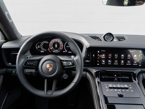 Certified 2025 Porsche Panamera GTS image 22