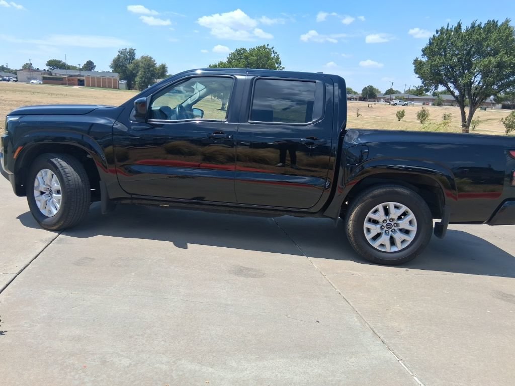 Used 2024 Nissan Frontier SV w/ SV Convenience Package RWD image 2