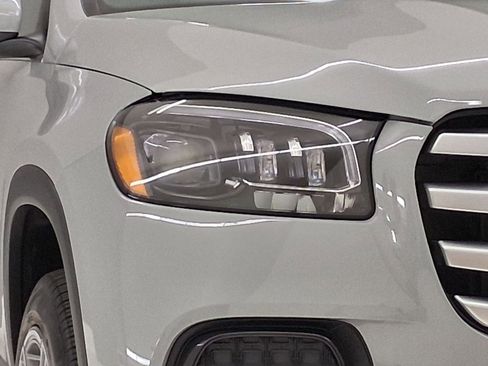 Used 2025 Mercedes-Benz GLS 450 4MATIC image 9