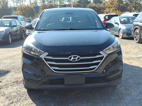 Used 2018 Hyundai Tucson SE image 2