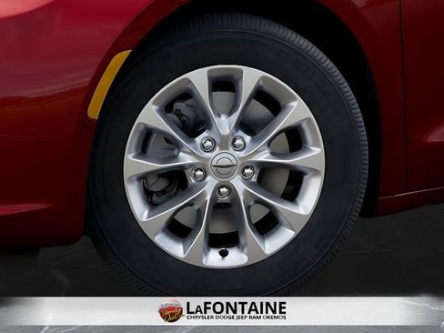 New 2026 Chrysler Pacifica Select AWD/4WD image 8