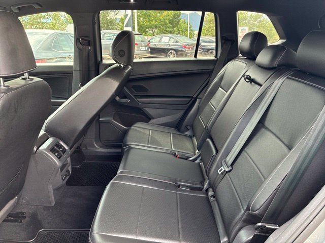 Used 2021 Volkswagen Tiguan SE R-Line AWD/4WD image 11