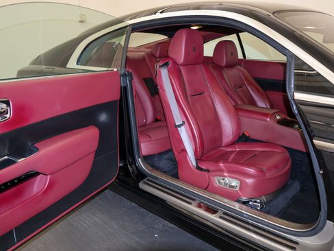 Used 2015 Rolls-Royce Wraith RWD image 47