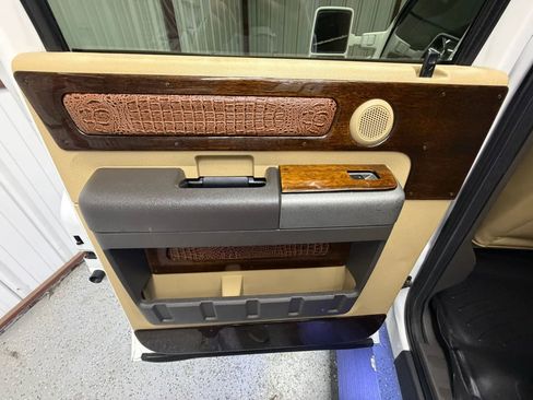 Used 2011 Ford F250 Lariat w/ Lariat Ultimate Pkg image 10