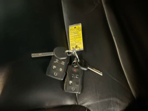 Used 2020 Chevrolet Suburban LT image 27