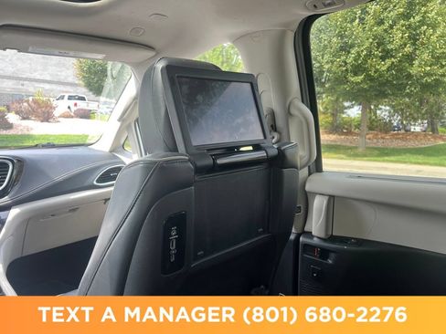 Used 2023 Chrysler Pacifica Limited w/ Uconnect Theater Family Group AWD/4WD image 25