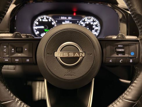 Used 2023 Nissan Pathfinder SV image 18