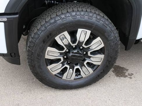 New 2026 GMC Sierra 2500 Denali w/ Denali Reserve Package AWD/4WD image 7
