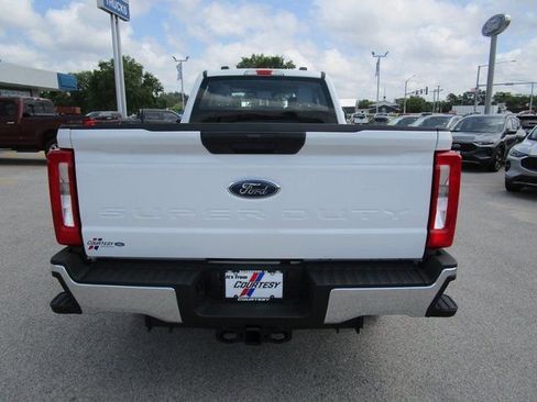 New 2025 Ford F250 XL w/ FX4 Off-Road Package image 6