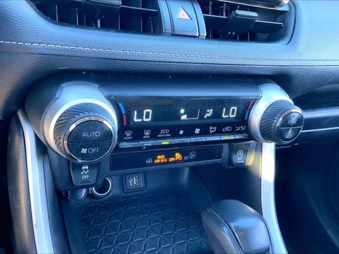 Used 2024 Toyota RAV4 XLE w/ Convenience Package FWD image 33