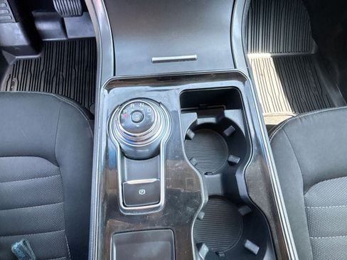 Used 2020 Ford Edge SE image 40