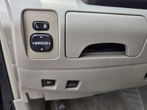 Used 2011 Toyota Camry Hybrid w/ Upgrade Pkg FWD image 16