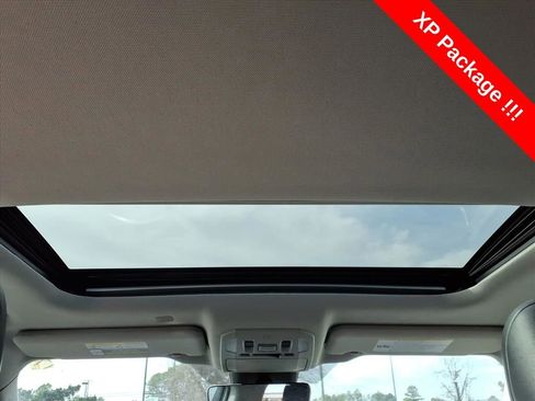 Used 2022 Toyota Highlander XLE image 16