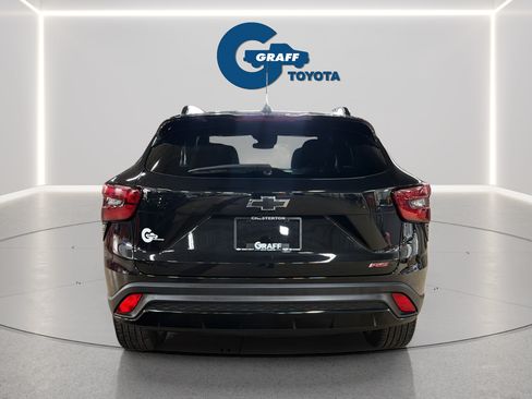 Used 2024 Chevrolet Trax RS w/ Sunroof Package FWD image 6