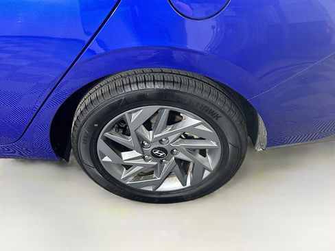 Used 2024 Hyundai Elantra SEL FWD image 11