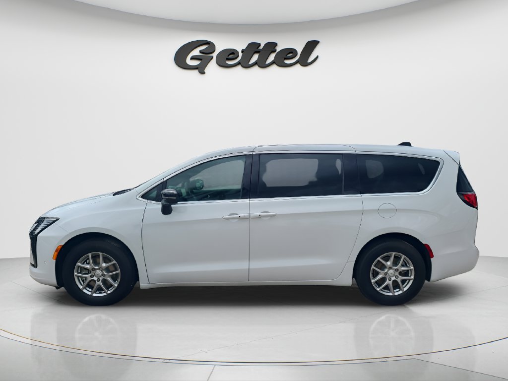 New 2027 Chrysler Pacifica Select FWD image 8