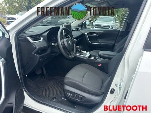 Used 2024 Toyota RAV4 XLE FWD image 7