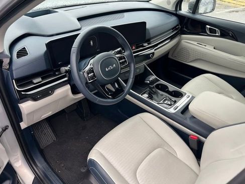 Certified 2025 Kia Carnival SX Prestige image 18