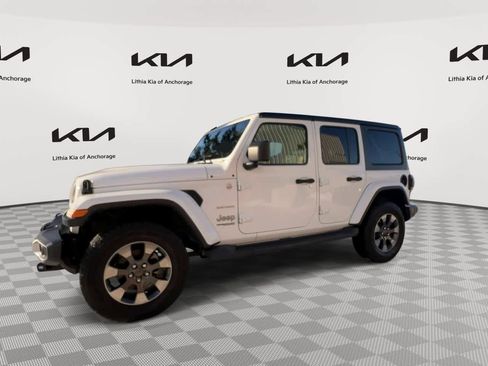 Used 2018 Jeep Wrangler Unlimited Sahara image 6
