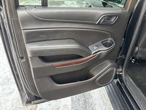 Used 2017 GMC Yukon XL SLE image 22