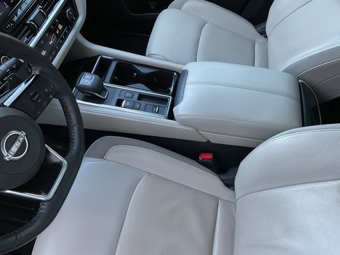 Used 2023 Nissan Pathfinder SL w/ SL Premium Package image 39