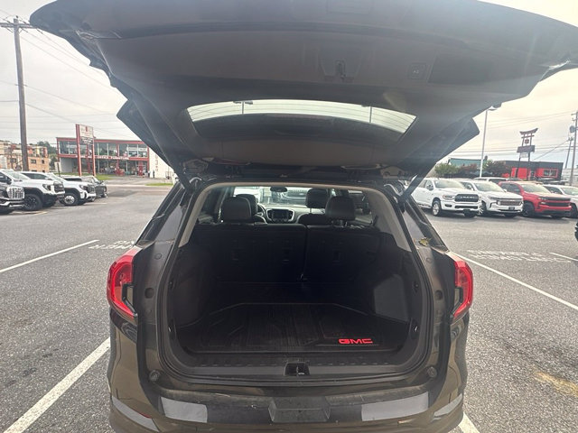 Used 2023 GMC Terrain SLT w/ Tech Package AWD/4WD image 5