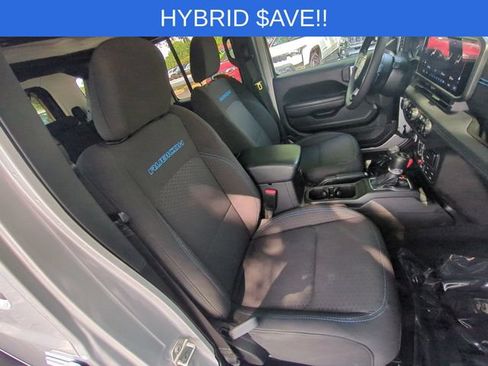 Used 2024 Jeep Wrangler Unlimited Rubicon 4xe AWD/4WD image 33