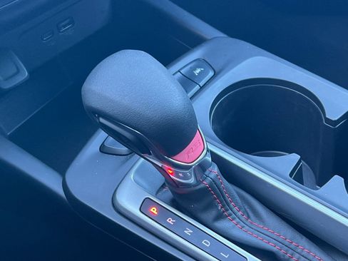 Used 2024 Chevrolet Trax RS w/ Sunroof Package image 22