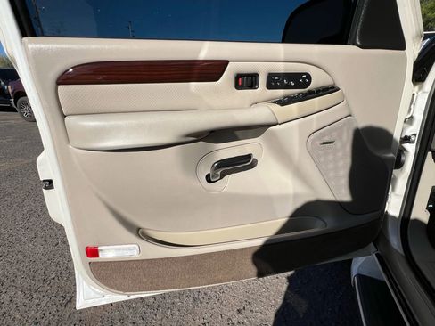 Used 2003 Cadillac Escalade AWD image 11