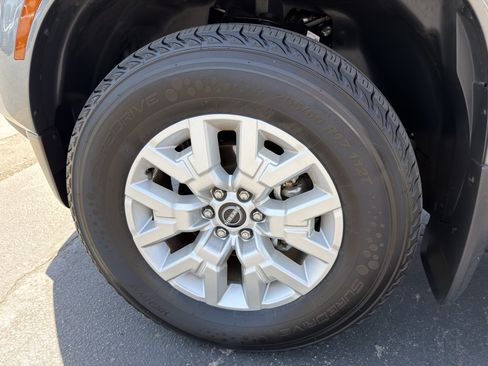 Used 2024 Nissan Frontier SV w/ SV Convenience Package RWD image 37