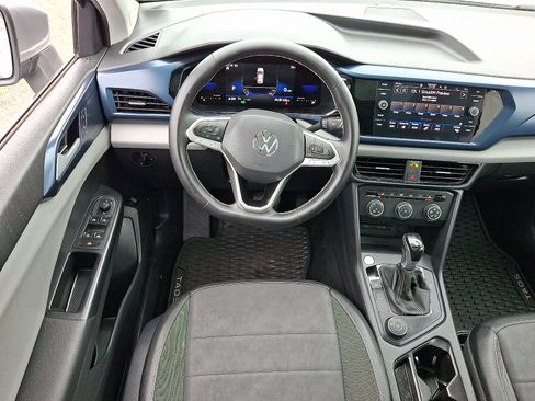 Used 2022 Volkswagen Taos SE FWD image 12