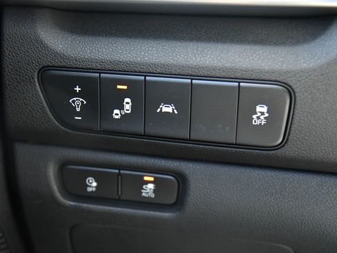 Used 2022 Kia Niro EX image 31