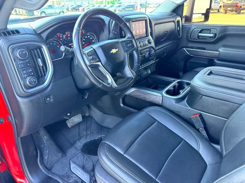 Used 2022 Chevrolet Silverado 3500 LTZ w/ LTZ Convenience Package image 11