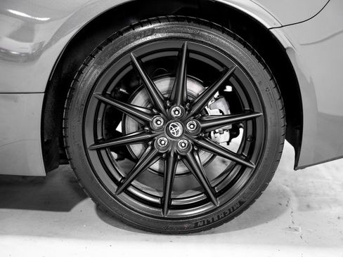 Used 2024 Toyota GR86 Premium image 34