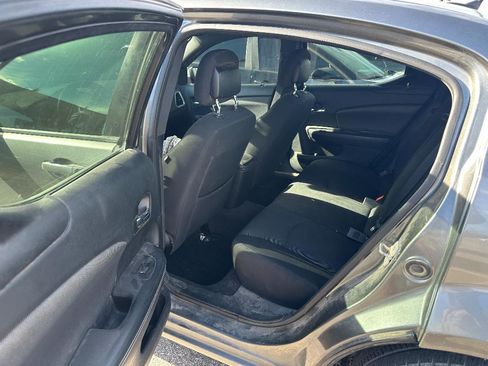 Used 2013 Dodge Avenger SE image 10